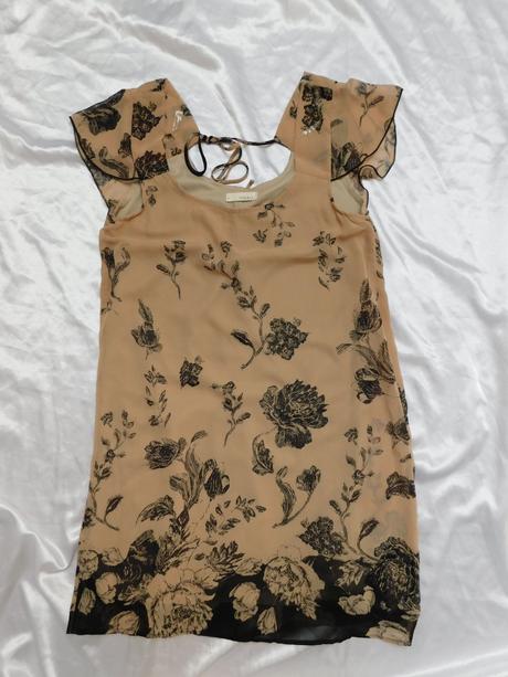 Kvalitne pekne šaty, 36