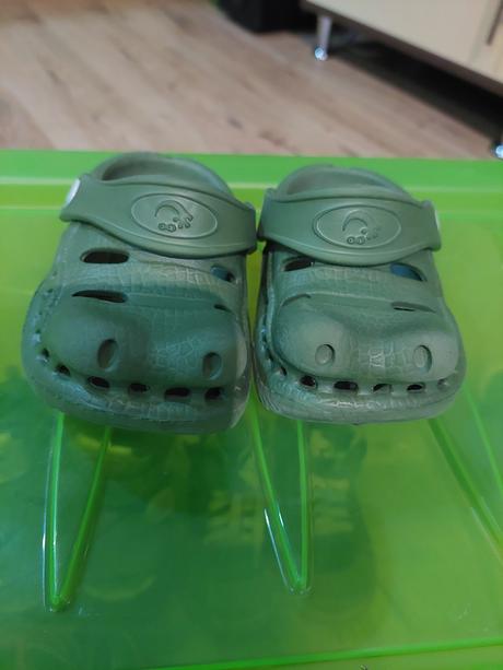 Šľapky v tváre krokodíla, 20