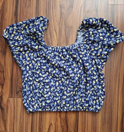 Crop top, sinsay,146