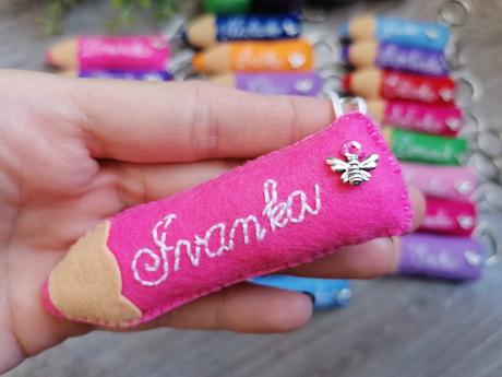 Kľúčenka pastelka,