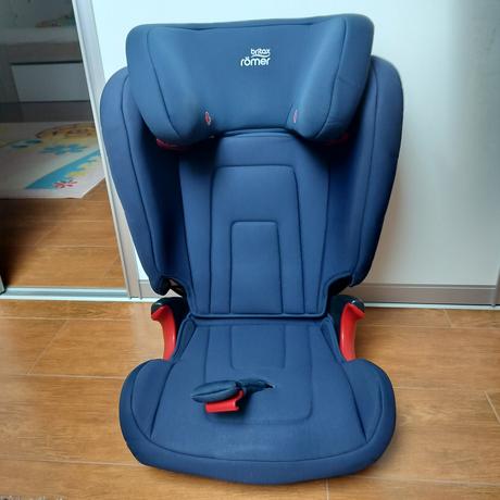 Autosedačka, britax