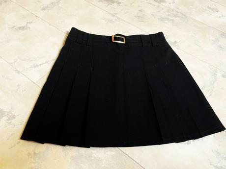 Skladaná suknička, marks & spencer,140