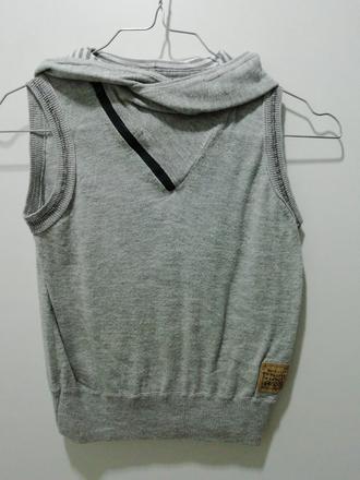 Sivá svetríková vesta s kapucou, next,98