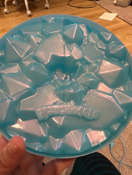 Lietajúca vila hatchimals,