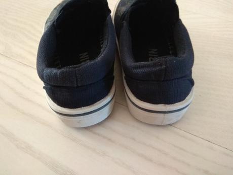 Tmavomodré platenky, 26