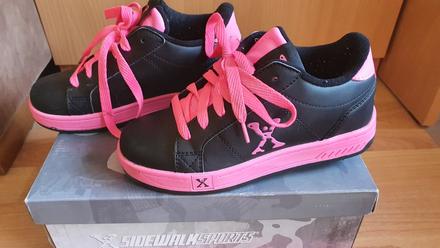 Topánky s kolieskami, 34