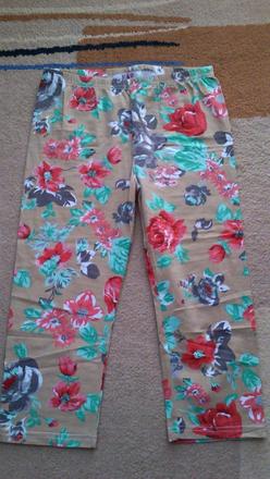 Kvietkované 3/4 legíny, 158