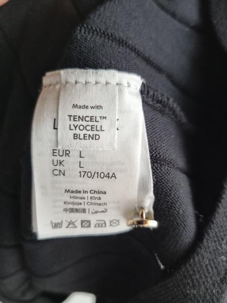 Cierne upletove saty, lindex,l