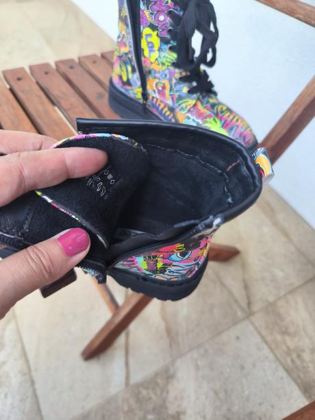 Vysoké šnurovacie topánky, 31