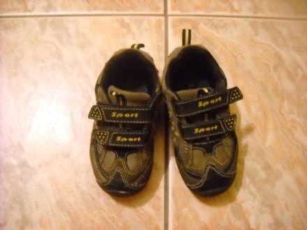 Tenisky sú vo veľmi dobrom stave, 26