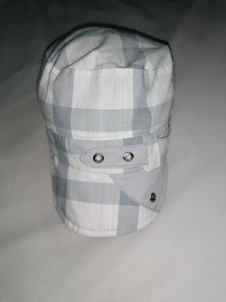 Čapička so šiltom, 50