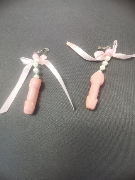 Náušnice na rozlúčku so slobodou,