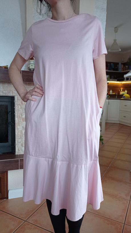 Ružové šaty s vreckami a volanom, m