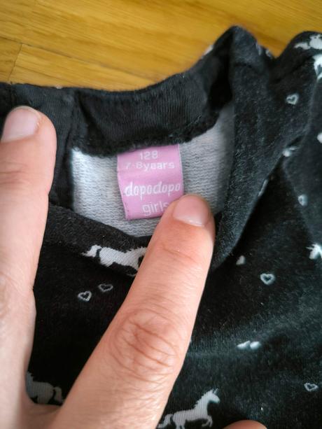 Šaty s koníkmi, dopodopo,128