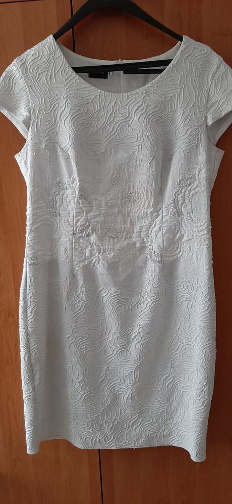 Spoločenské šaty, 44