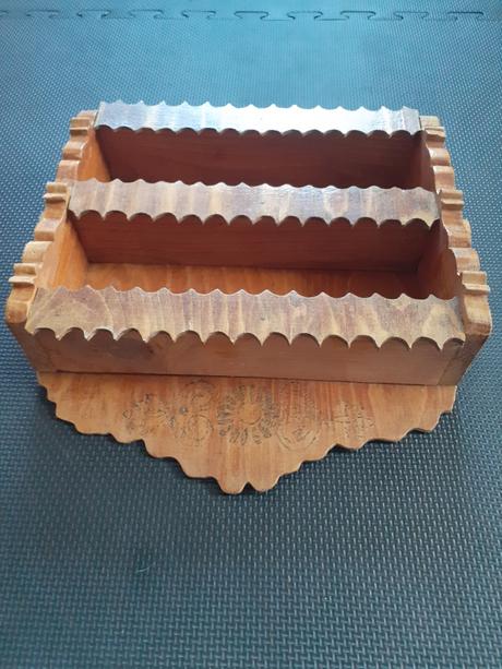 Ľudové drevené police - podpoľanie, 