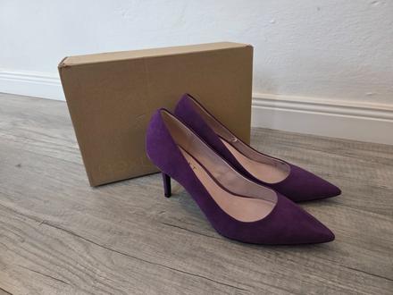 Fialové lodičky, next,41