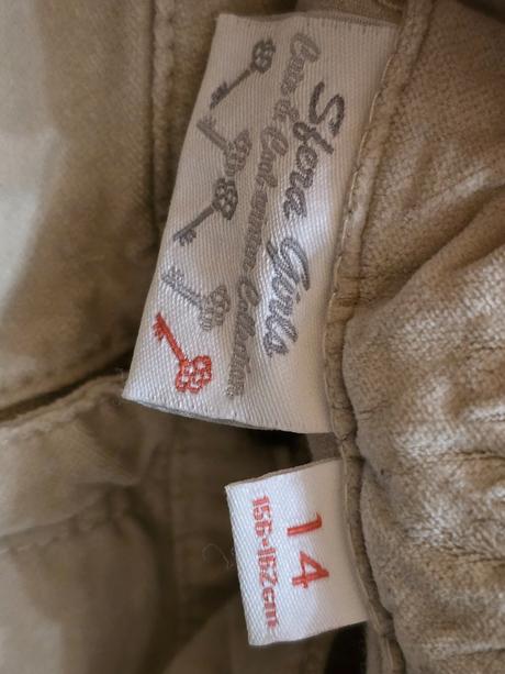 Mencestrove nohavice, 152