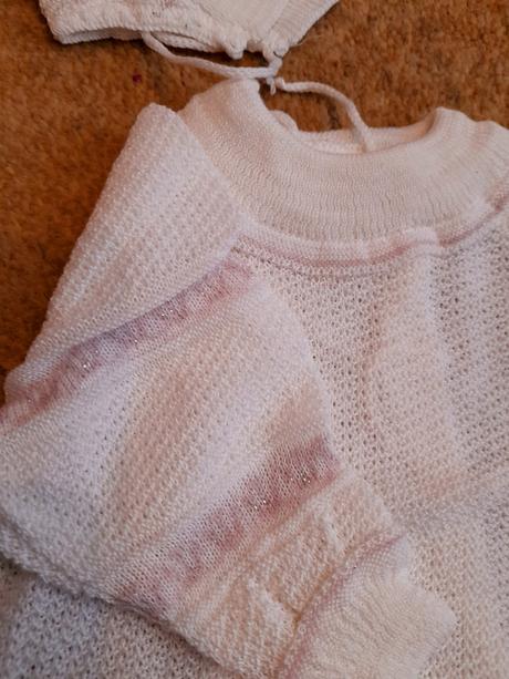 Svetrík s čiapkou, 50