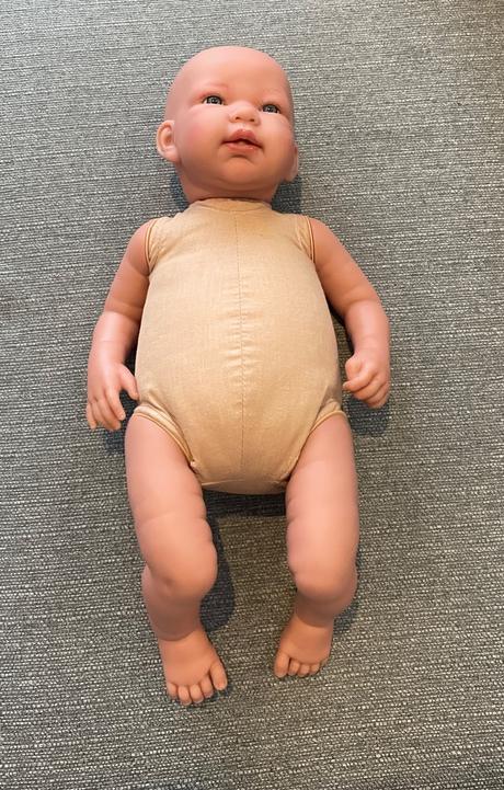Realistická plačúca bábika llorens, 
