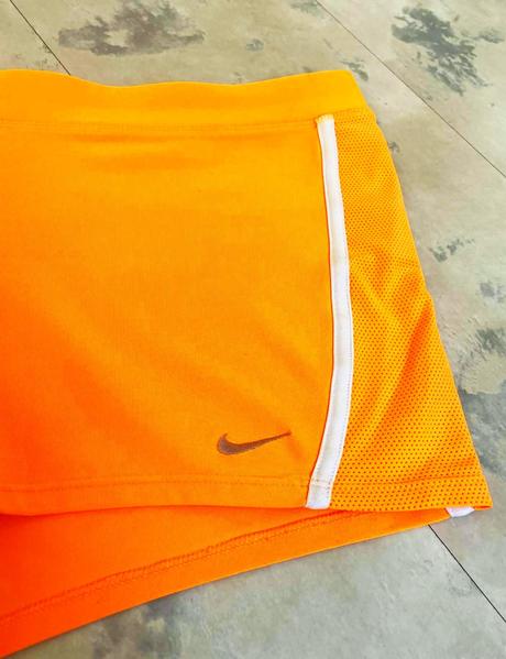 Elastické neónkové šortky, nike,l