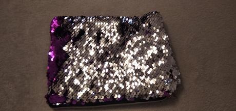 Kabelka s premienacimi flitrami,