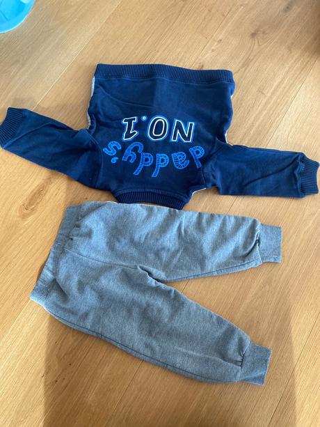 Teplaky a mikina, dopodopo,86