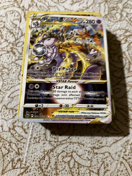 Pokémon, bakugan a pokémon album, 