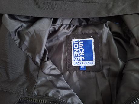 Elegantná bunda top stav, 152