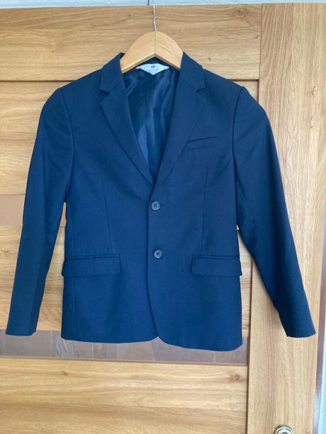 Chlapčenský oblek, 146