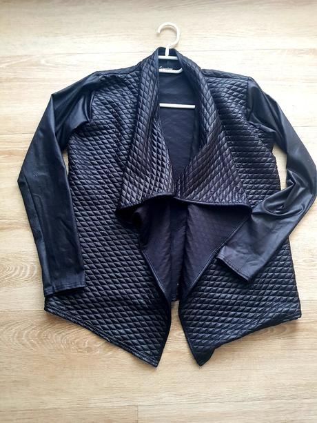 Cierny kardigan, 