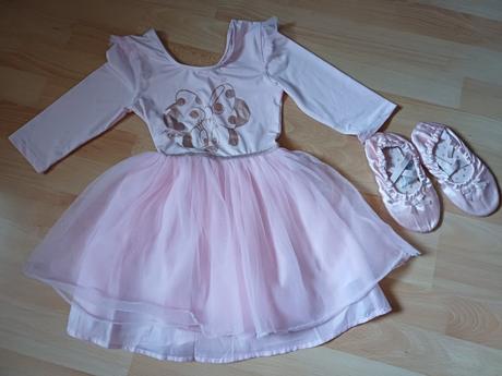 Šaty a balerinky na tanečnu, disney,128