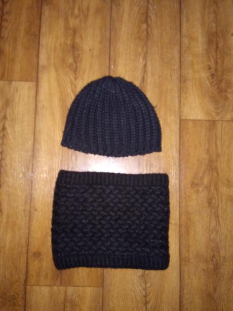 Cierny set čiapka a nakrcnik super stav, l