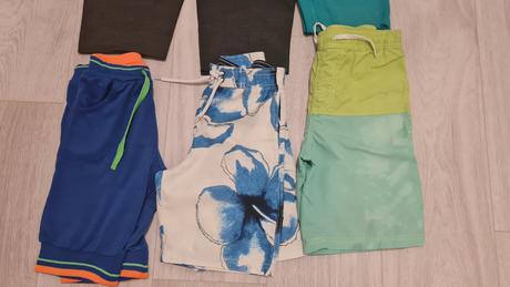 Kraťasy krátke nohavice balík oblečenia 116cm, 104–116