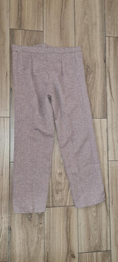 Staroružové nohavice, 42