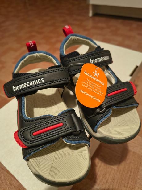 Nové sandále 28 biomecanics, 28