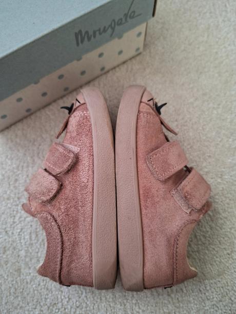 Celoroky mrugala zajace, 24