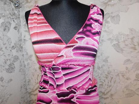 Luxusne pekne saty, xs