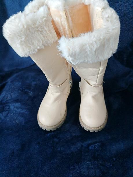 Nádherné vyteplene čižmičky vd 16,5 cm,