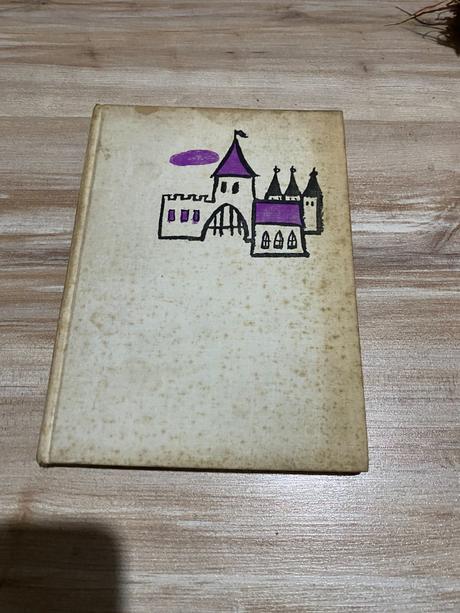 Hercíková iva. päť dievčat na krku opera, spevák,