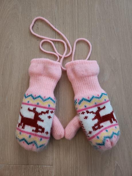 Teplejšie rukavice so šnúrkou, 104