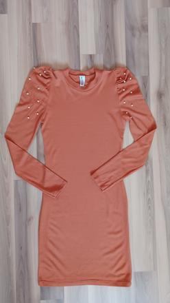 Šaty s perlami na ramenách, xs