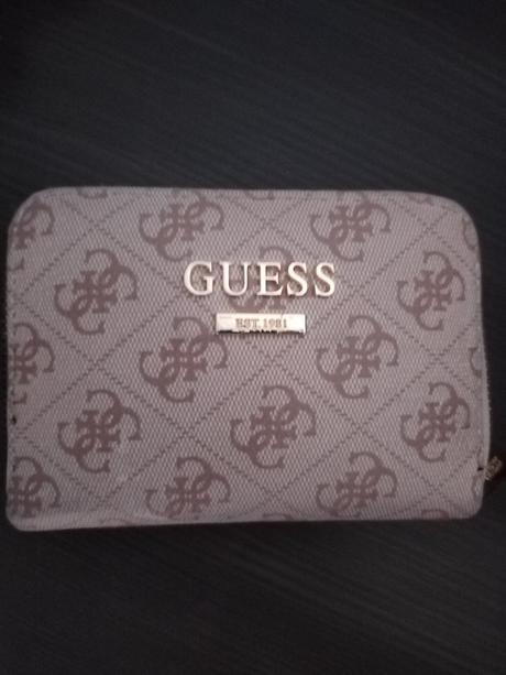 Peňaženka guess, 