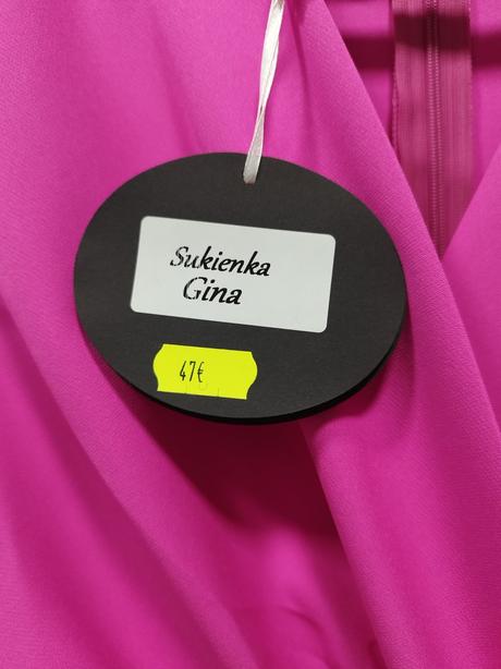 Cyklamen elegantné šaty, s