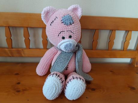 Háčkovaní mackovia so záplatou, 