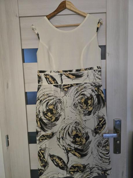 Sukienk9vy oblek, 42