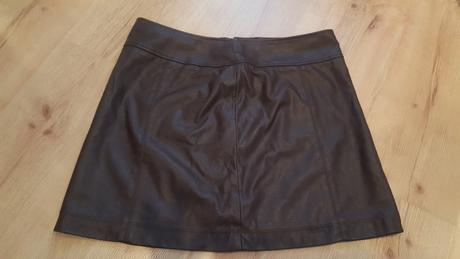 Hnedá koženková sukňa, 38
