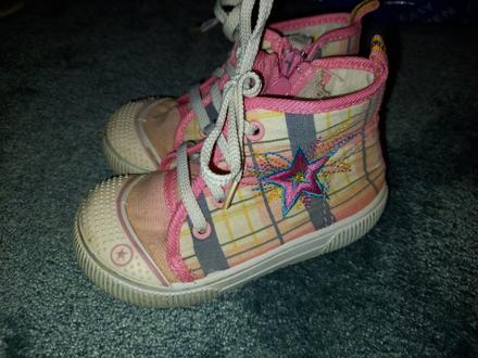 Modernè tenisky, 23