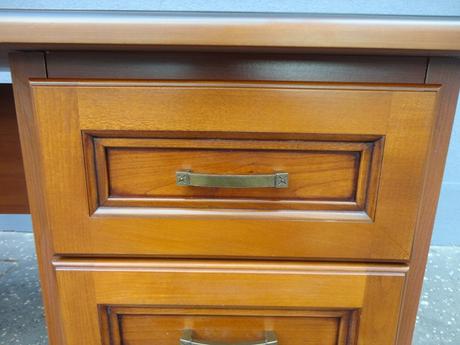 Kancelársky drevený stôl, 