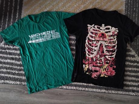 Tričká kostra a nápis, m